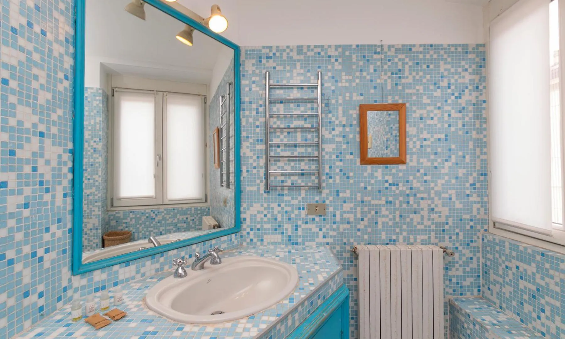 Xenia Apartments - Lovely Studio In Corso Genova 10 Min From Duomo Milan