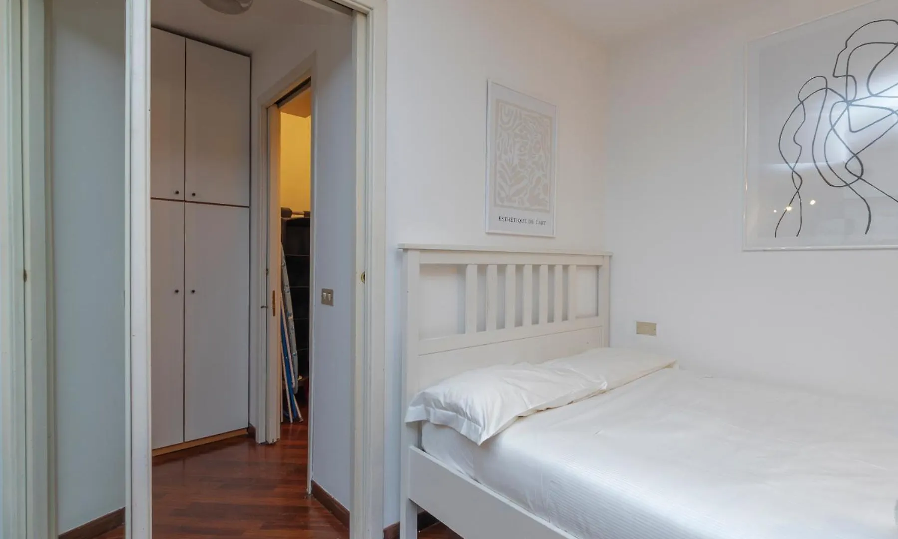 Xenia Apartments - Lovely Studio In Corso Genova 10 Min From Duomo Milan