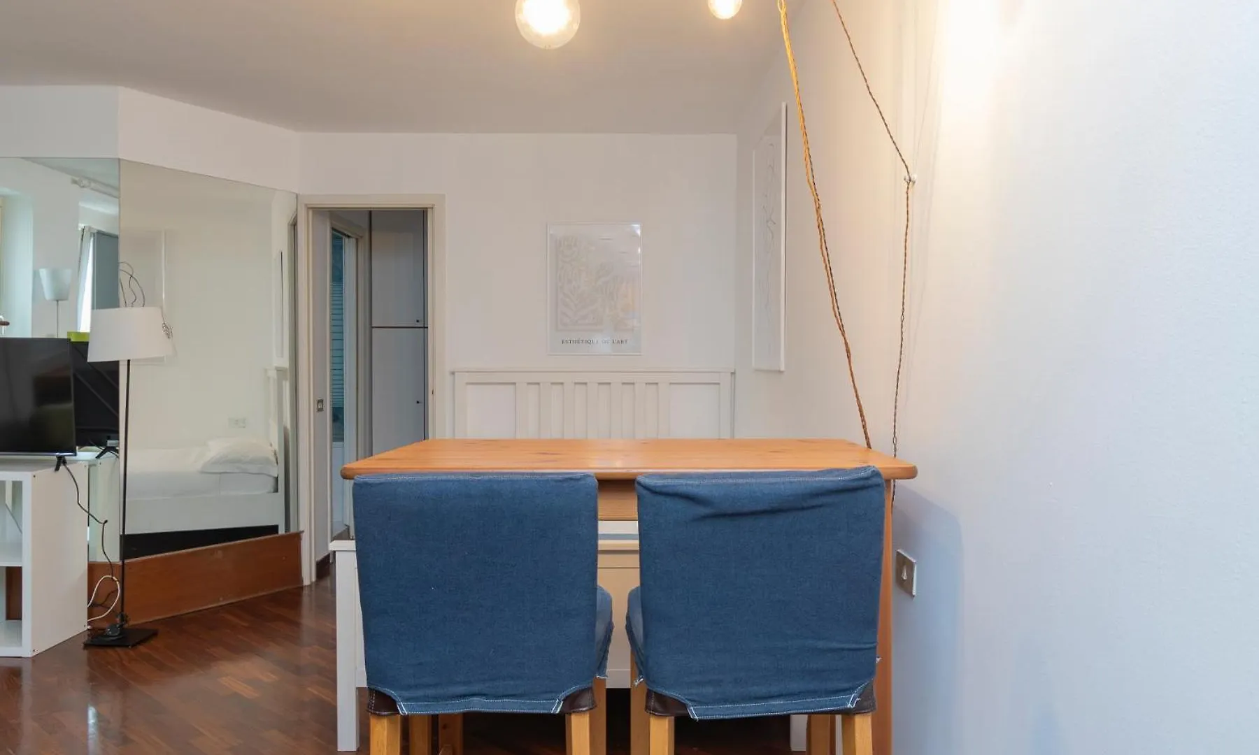 Xenia Apartments - Lovely Studio In Corso Genova 10 Min From Duomo Milan Italy